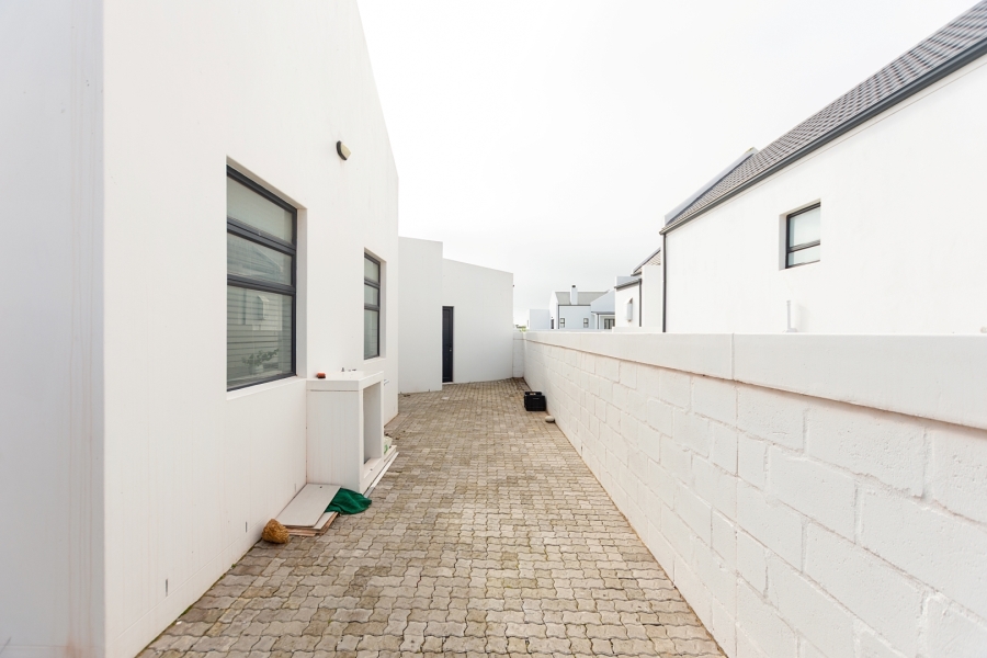 3 Bedroom Property for Sale in Britannia Bay Western Cape